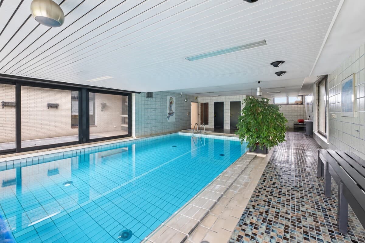 Schwimmbad im Erdgeschoss