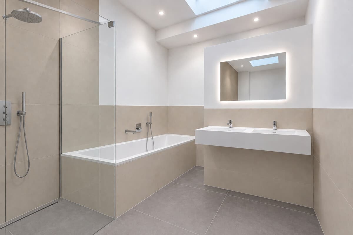 Badezimmer (Beispielfoto mit KI bearbeitet)